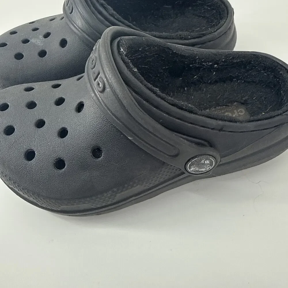 Crocs Black Lined Clogs Kids size 10 10c Fall Winter School GUC